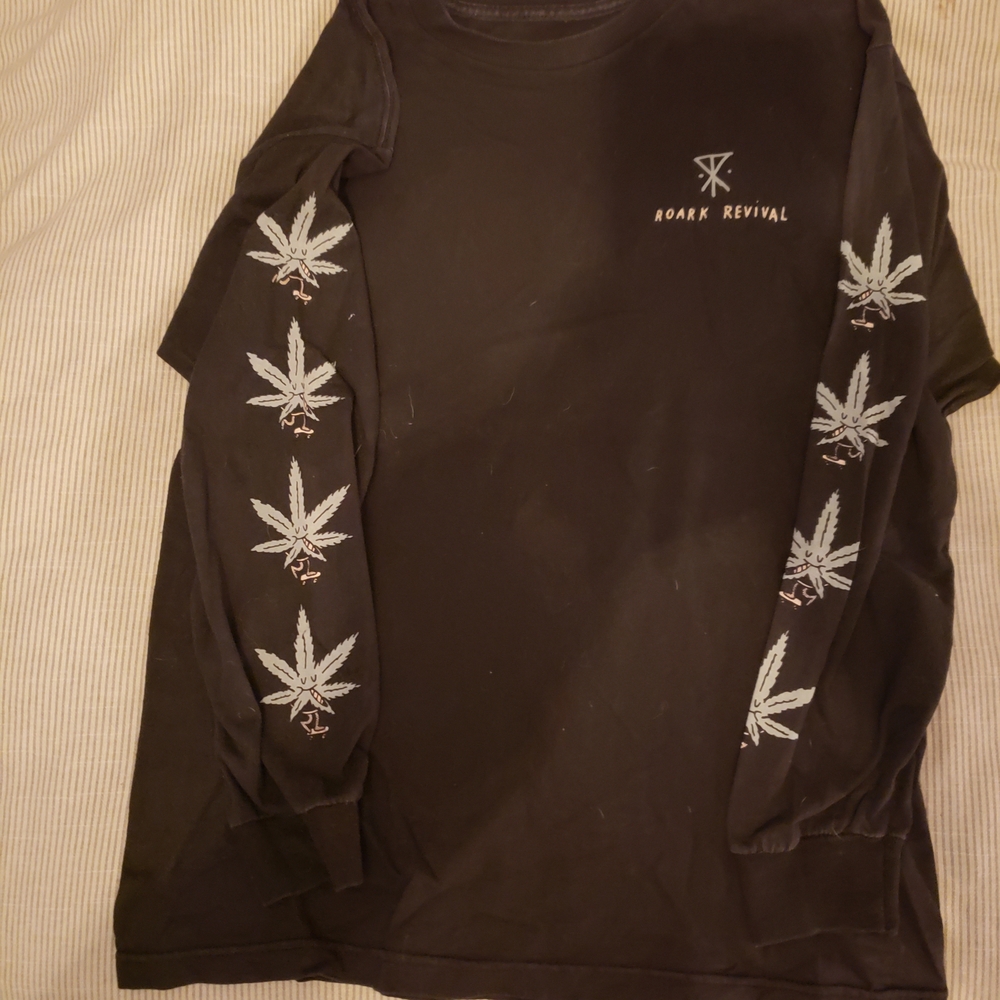 Roark Long Sleeve Tee - Black with White Leaf Design